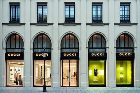 Gucci • München, MaximillianStrasse 11 .